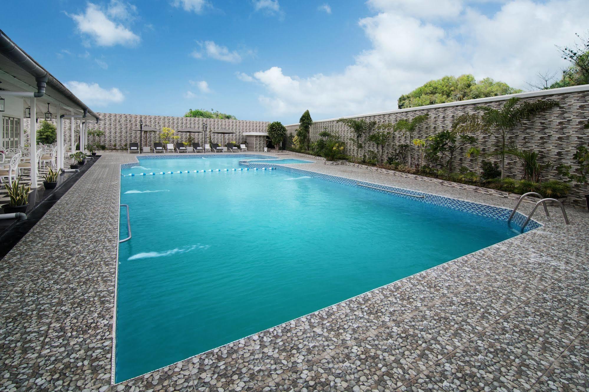 Menumbing Heritage Hotel Pangkal Pinang Zewnętrze zdjęcie